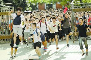 聚焦2018年高考试题三大特点：重思维重应用