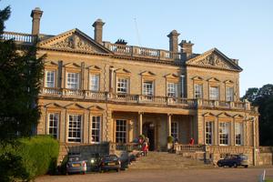 英查洗钱查到私立学校:应重点关注现金支付学费