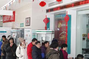 旅西华人受银行冻结账户影响 努力维权见成效