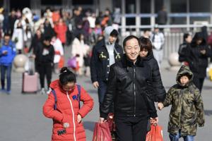 千万别随便帮人带行李！华人留学生须高度警惕