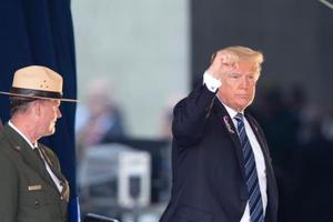 特朗普旅行禁令阻4万人来美 毕业留学生放眼加拿大