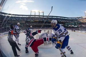 美国华人男子被怀疑假结婚 赢了官司仍被移民局关押
