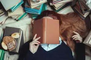 昆士兰大学一学生图书馆内晕倒 留学如何克服压力？