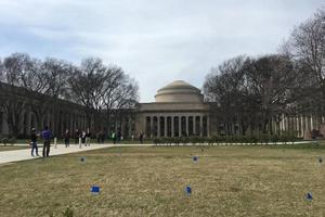 MIT发备忘录题型,ICE或检查外籍博士后、研究人员和从事科学工作的访问学者签证情况。(美国《世界日报》刘晨懿之/摄)