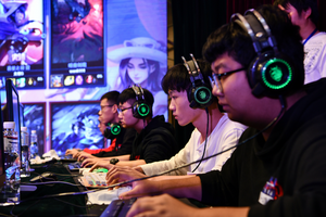 首批电竞生毕业 有人进大厂有人只能去开饭店