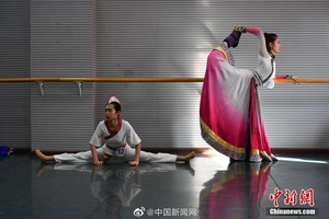 落实“三个坚持” 把艺考招生改革不断引向深入