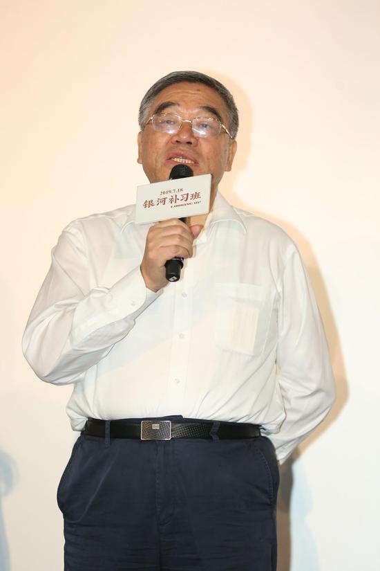 全国政协常委、副秘书长,著名学习家,新学习实验发起人朱永新