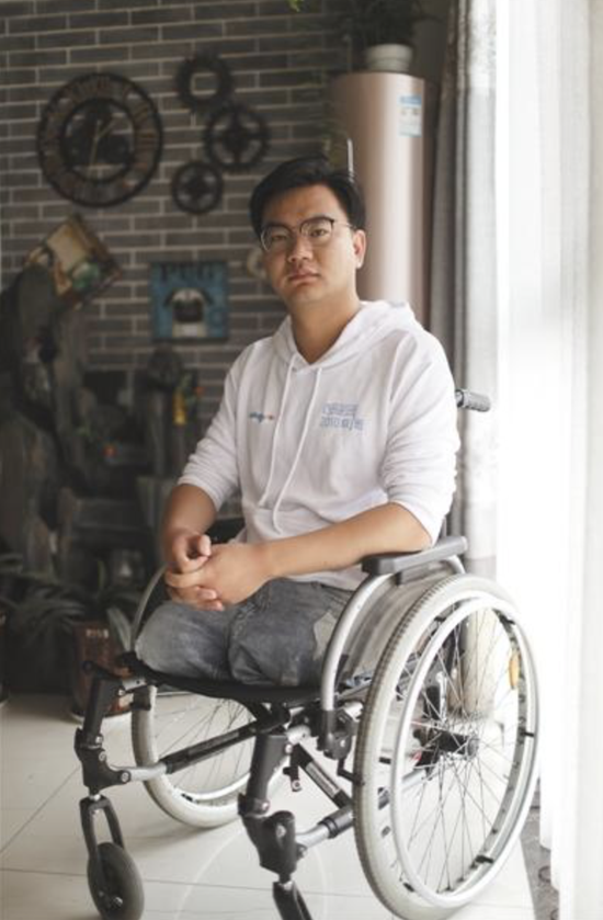 北川中学幸存者:夹缝男孩郑海洋和同学们