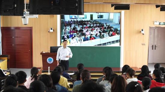 《食品科学与工程导论》课程直播现场