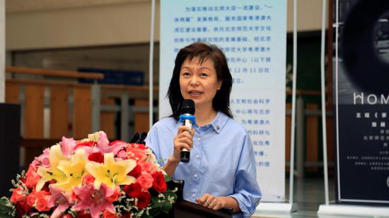 中国摄影家协会名誉主席、摄影家王瑶女士