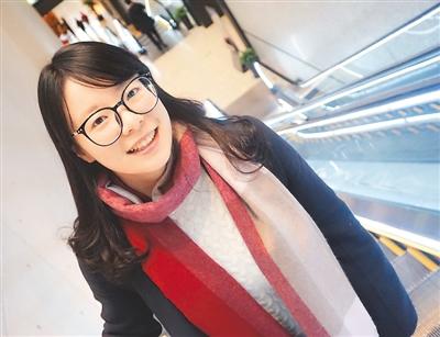 郁怡青正在美国明尼苏达州的卡尔顿学院攻读心理学研究生,辅修音乐表演专业。