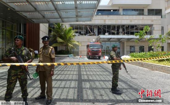 斯里兰卡多个教堂和高级酒店4月21日复活节当天发生爆炸，已造成数百人伤亡。图为斯里兰卡首都科伦坡发生爆炸的酒店已被封锁。