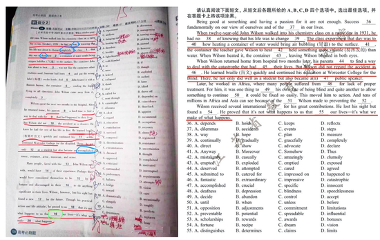 吉林模拟题（左）与江苏卷完形填空题（右）对比