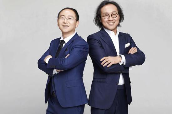 蚂蜂窝联合创始人、CEO陈罡（左）与蚂蜂窝联合创始人、COO吕刚（右）