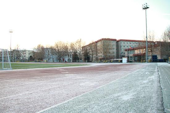 中国政法大学校园雪景 尹建峰摄