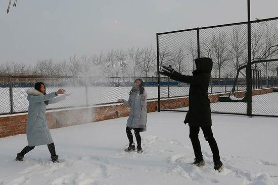 中国民航大学校园雪景 王凯 庞杰摄