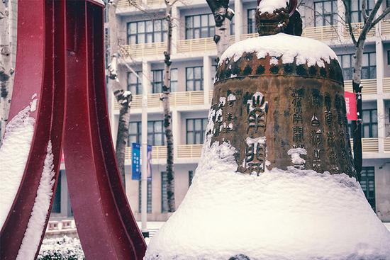 南开大学校园雪景 聂际慈摄