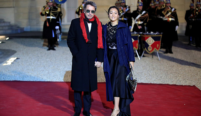 巩俐穿风衣_巩俐蓝色风衣(3)