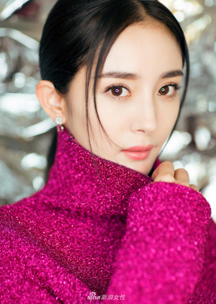 美瞳戴了穿什么衣服,美瞳戴了穿什么衣服好看