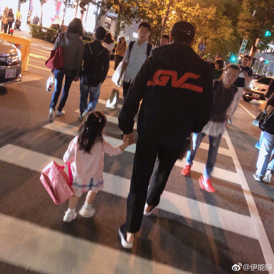 和你漫步在街头 rcv4-hnprhzw9575486.jpg