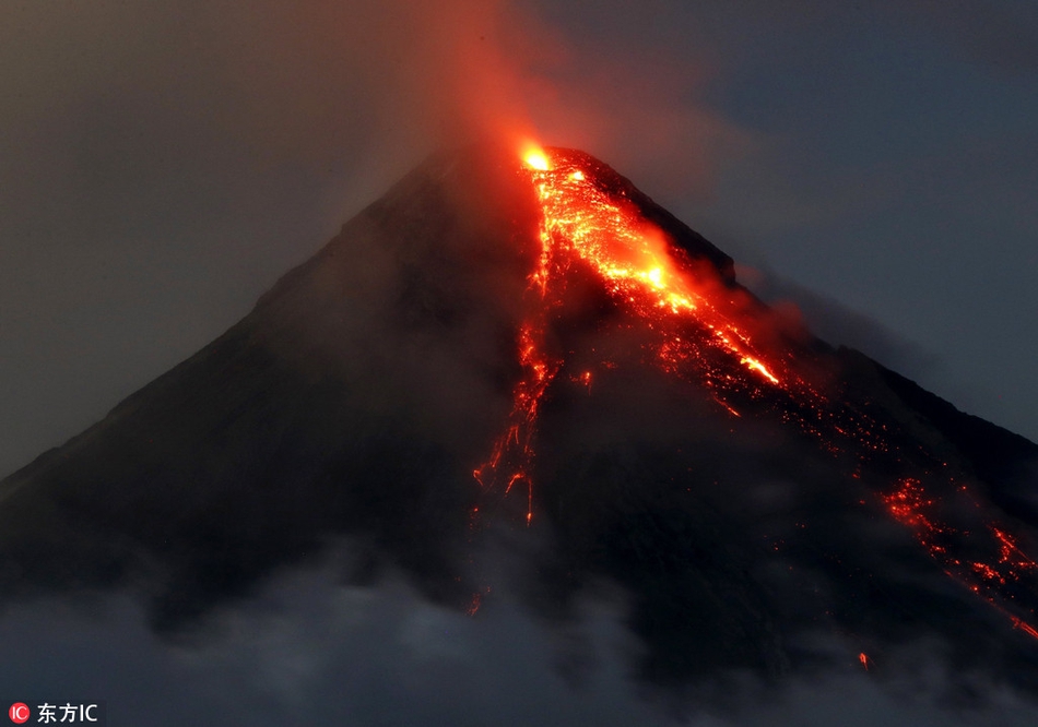 火山婚纱照_火山爆发(2)