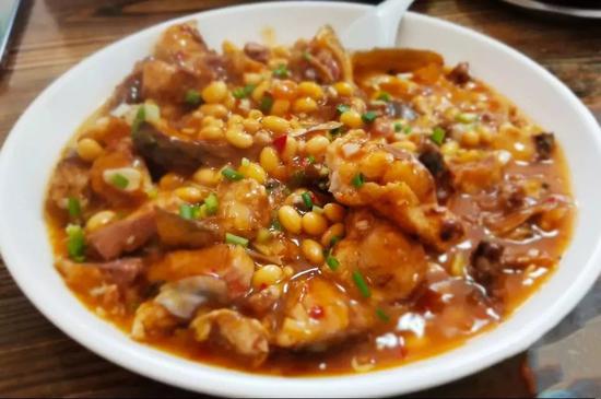 九江黄豆鱼块。 图/大众点评@偶尔的旅行