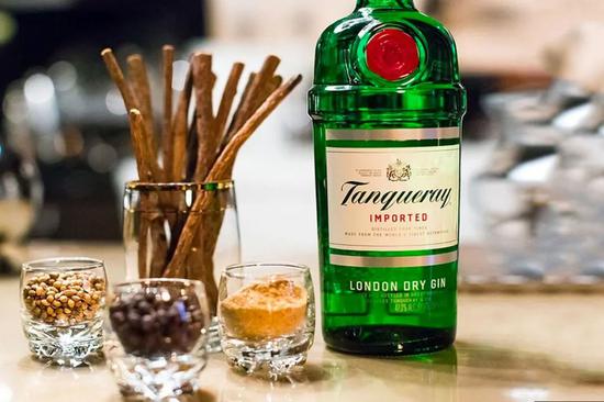 邀姑娘居家小酌 没这种烈酒别怪她零点前想走