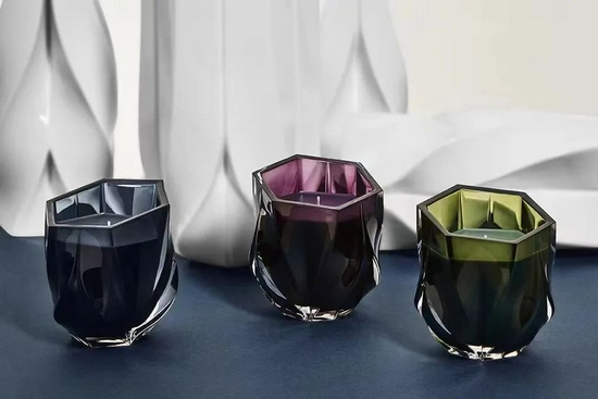 ▲扎哈设计品牌(Zaha Hadid Design)香薰烛杯