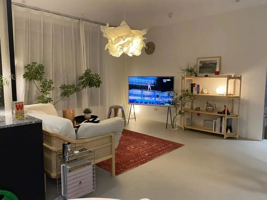 客厅傍晚开灯效果