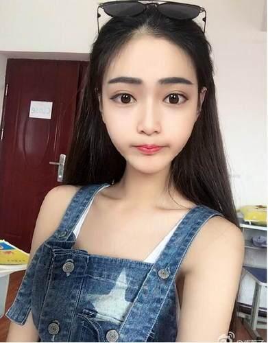 关晓彤室友盛蕙子被曝整容晒爸妈高颜值照片
