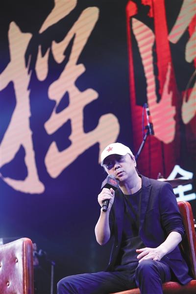 昨日，崔健现身北京，为这张《摇滚交响音乐会》举办了专辑发布会。新京报记者 彭子洋 摄