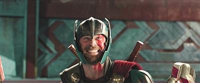 《雷神3:诸神黄昏》 怎样把超级英雄拍成搞笑片|超级英雄|雷神3:诸神黄昏|喜剧_新浪女性_新浪网