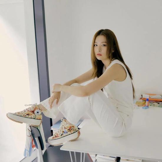 cr:微博@姜涩琪吧-SeulgiBar