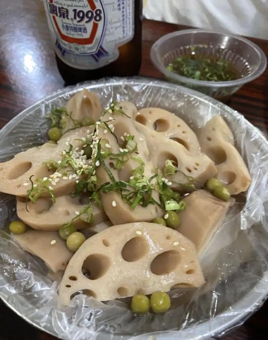 @大脚女青年