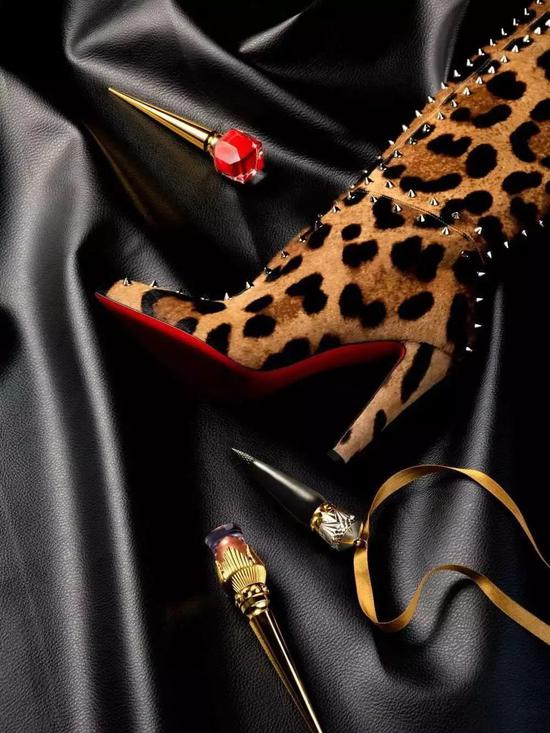 图源ins@#louboutinbeauty