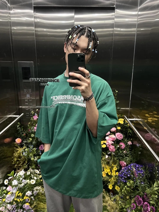 MASONPRINCE 剪破摇滚铆钉短袖上衣