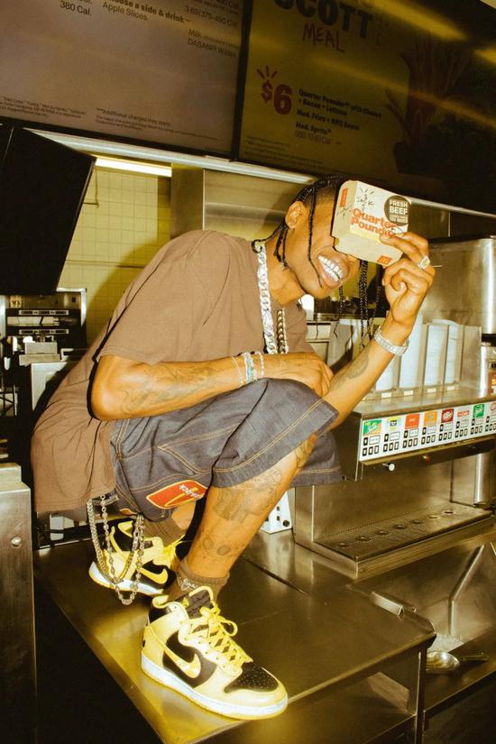 travisscott潮图壁纸,travisscott壁纸 travisscott教你如何购入潮流玩偶