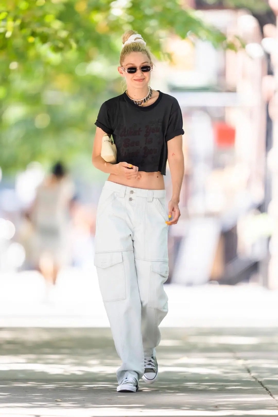 Hailey Bieber / Gigi Hadid