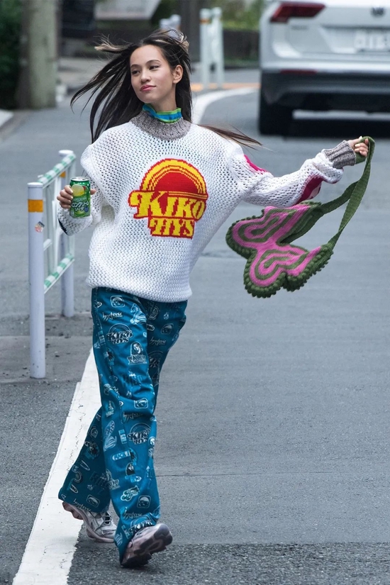春季松弛感造型 怎么少得了针织衫