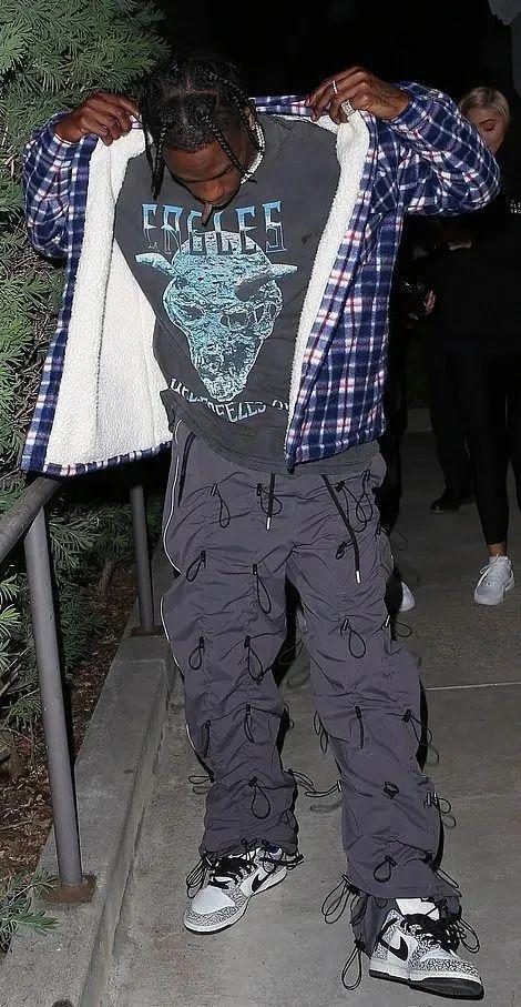 travisscott超清,travisscott travisscott的这件裤子时髦到让我放弃牛仔裤