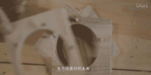 ▲梯田笔筒