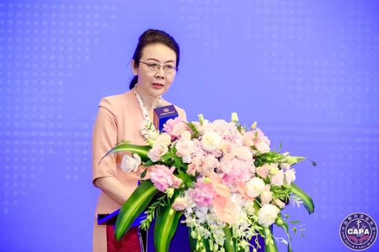 中国整形美容协会杨蓉娅副会长致辞