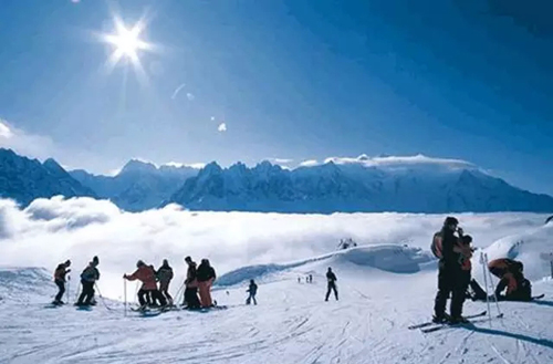 当不成网红不要紧 会滑雪照样可以追到思聪老