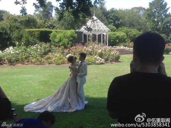 婚炤路透
