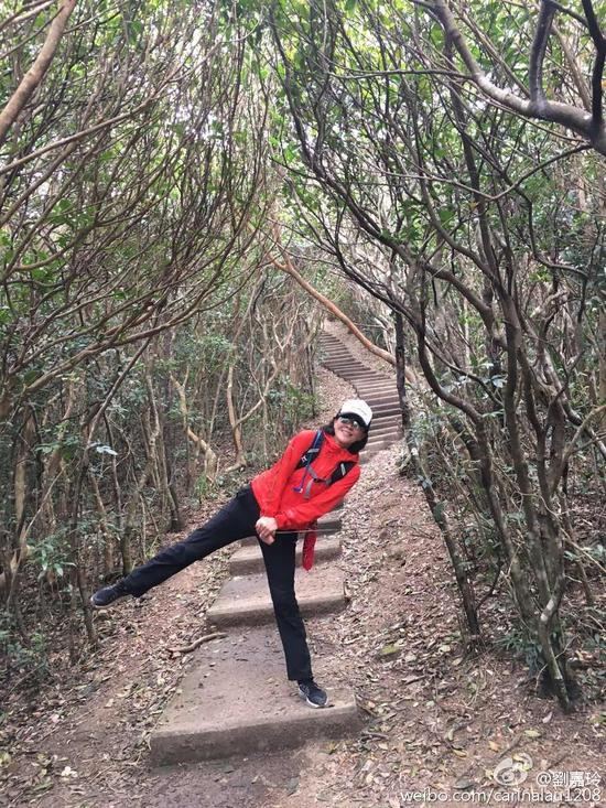 刘嘉玲鼓励女性:不要以为找有钱男人就能满足