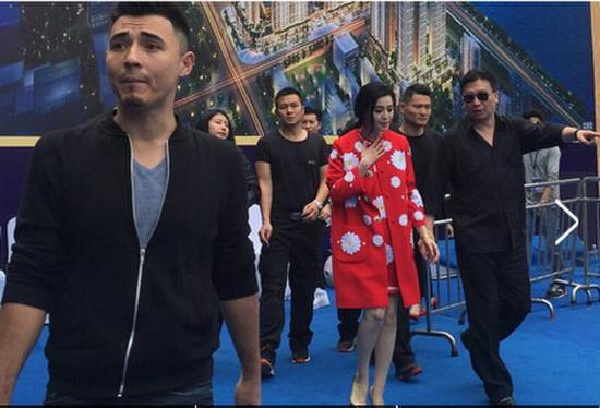 DC54AA6BDD33A7FF1F337AF055AA094B