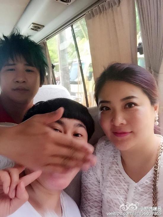 曝大张伟恋经纪人低调领证 粉丝似已知情|大张伟|经纪人|恋情_新浪女性_新浪网