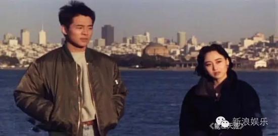 李连杰太太利智保养得真好,54岁了还是前凸后