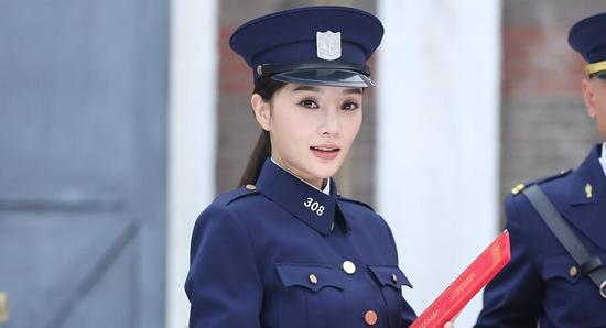 李小璐军装照