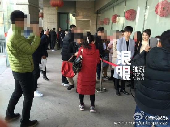 玖月奇迹成员领证结婚!爱情长跑12年修成正果